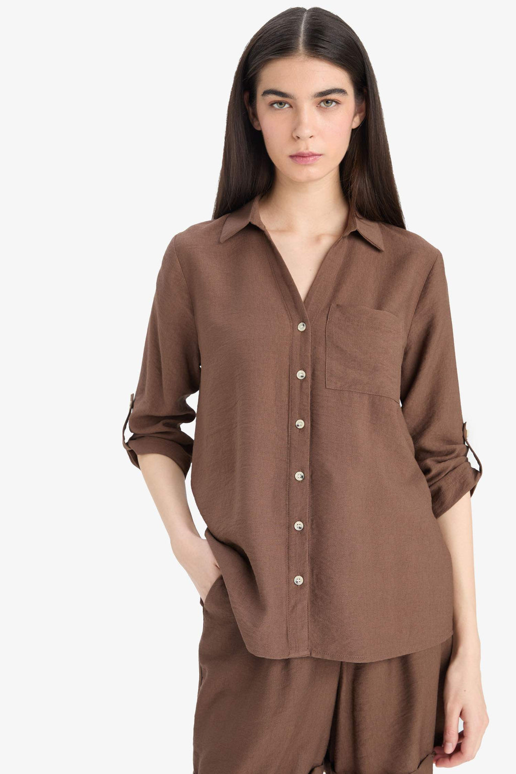 Regular fit, long sleeve shirt with shirt collar