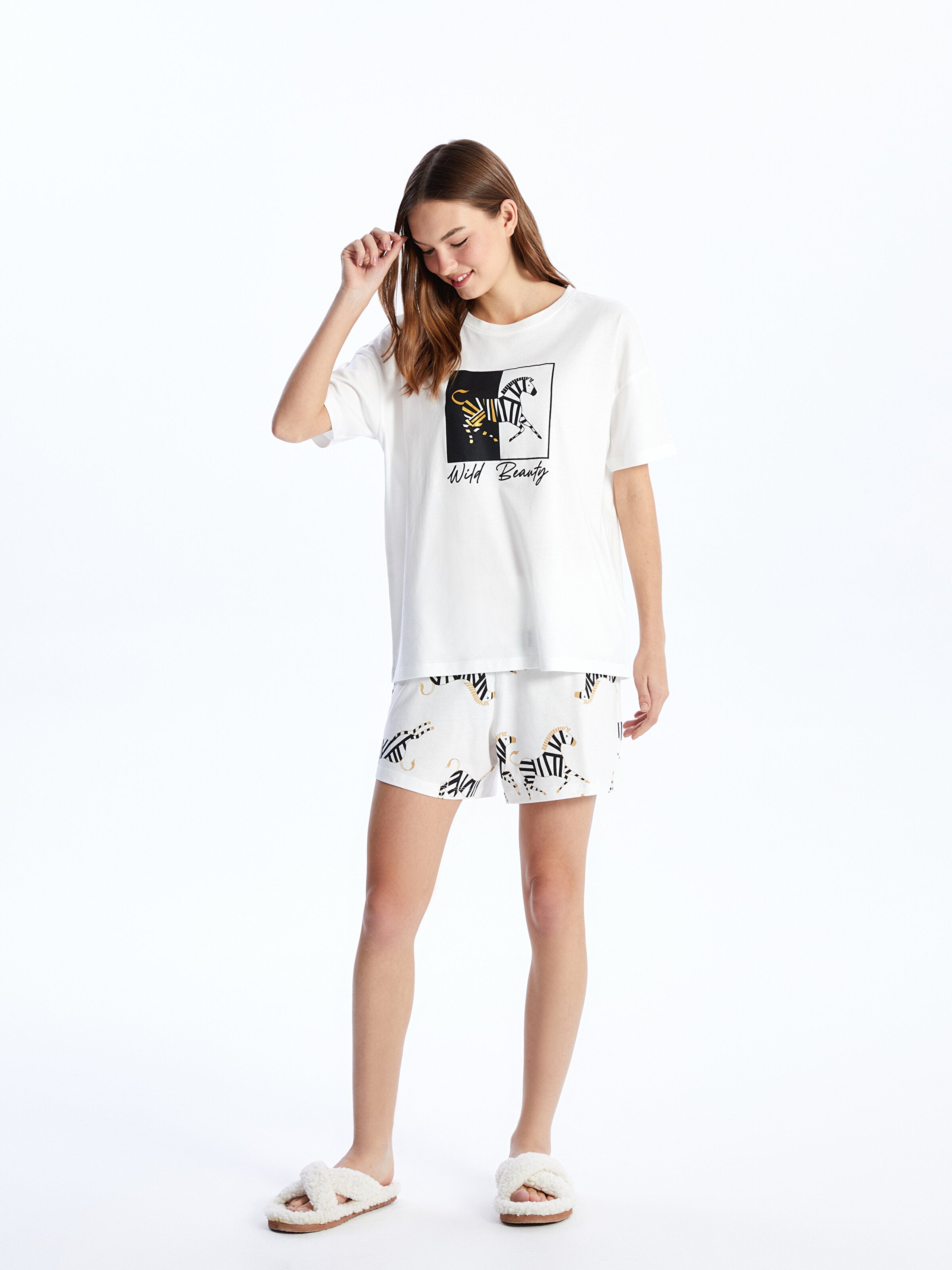Crew Neck Printed Short Sleeve Women Pajama Set With Shorts