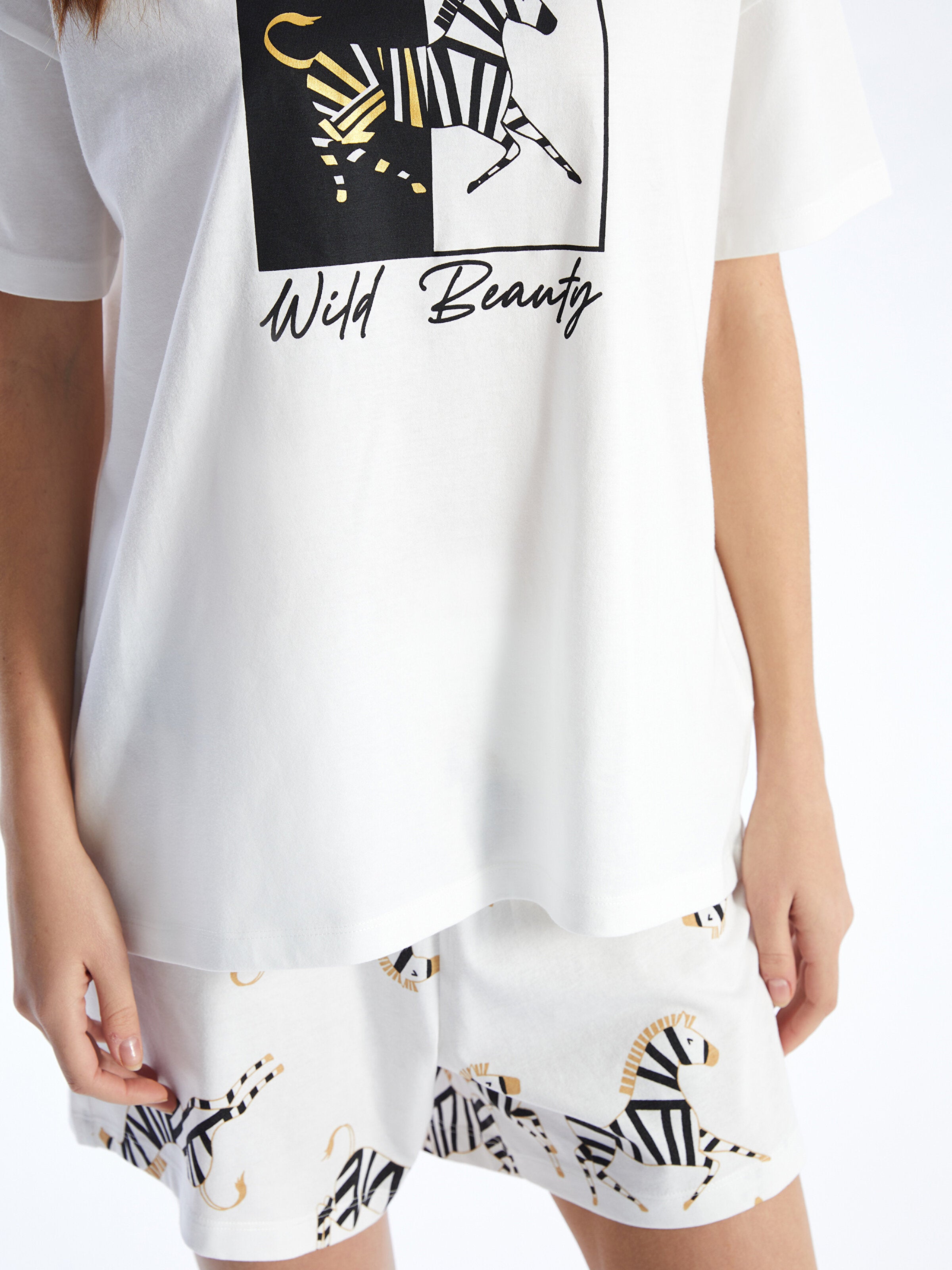 Crew Neck Printed Short Sleeve Women Pajama Set With Shorts
