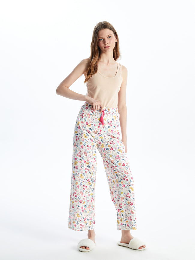 Floral Women Capri Pajama Bottoms with Elastic Waistband Main Image
