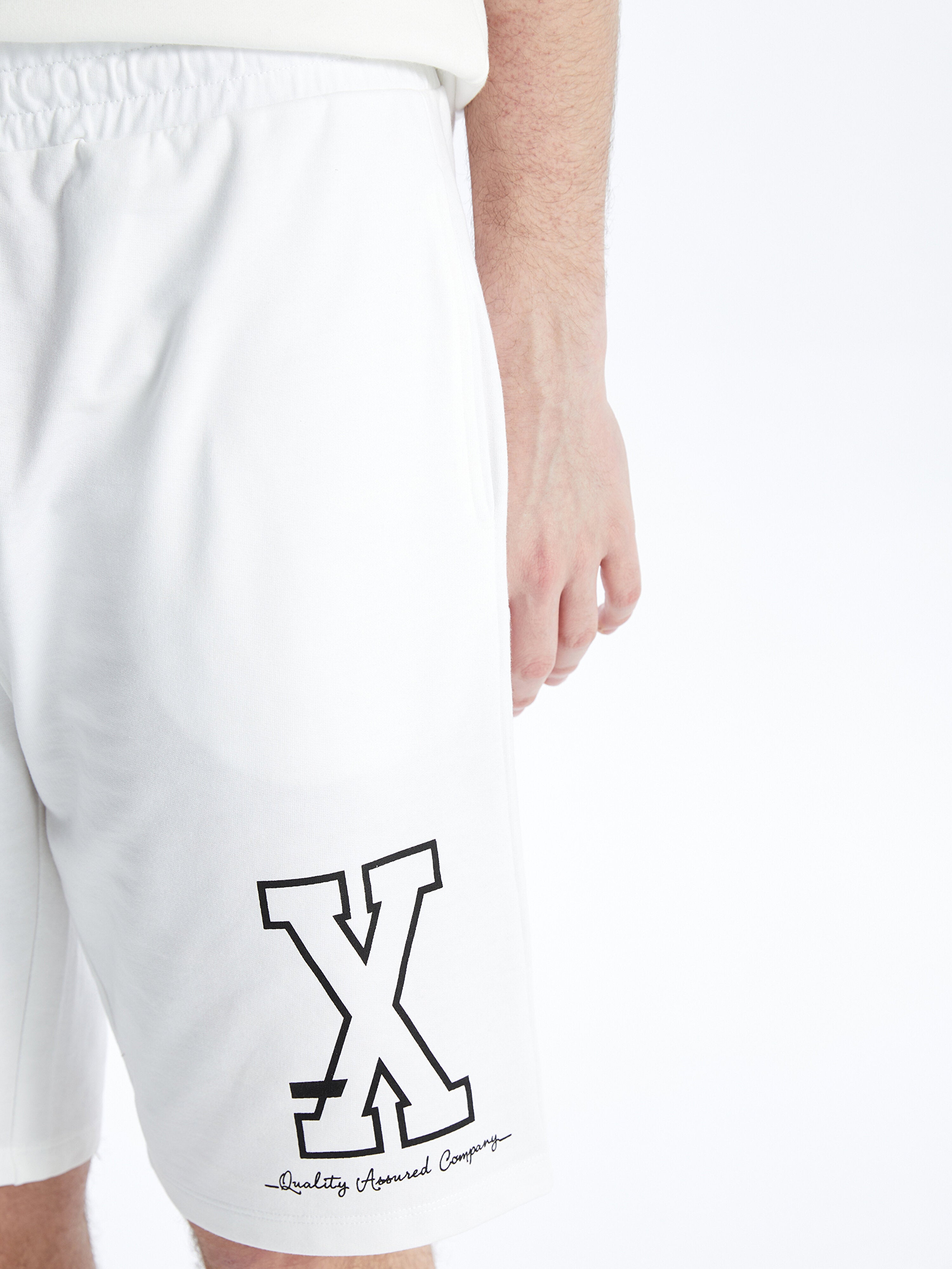 Standard Fit Men Bermuda Shorts