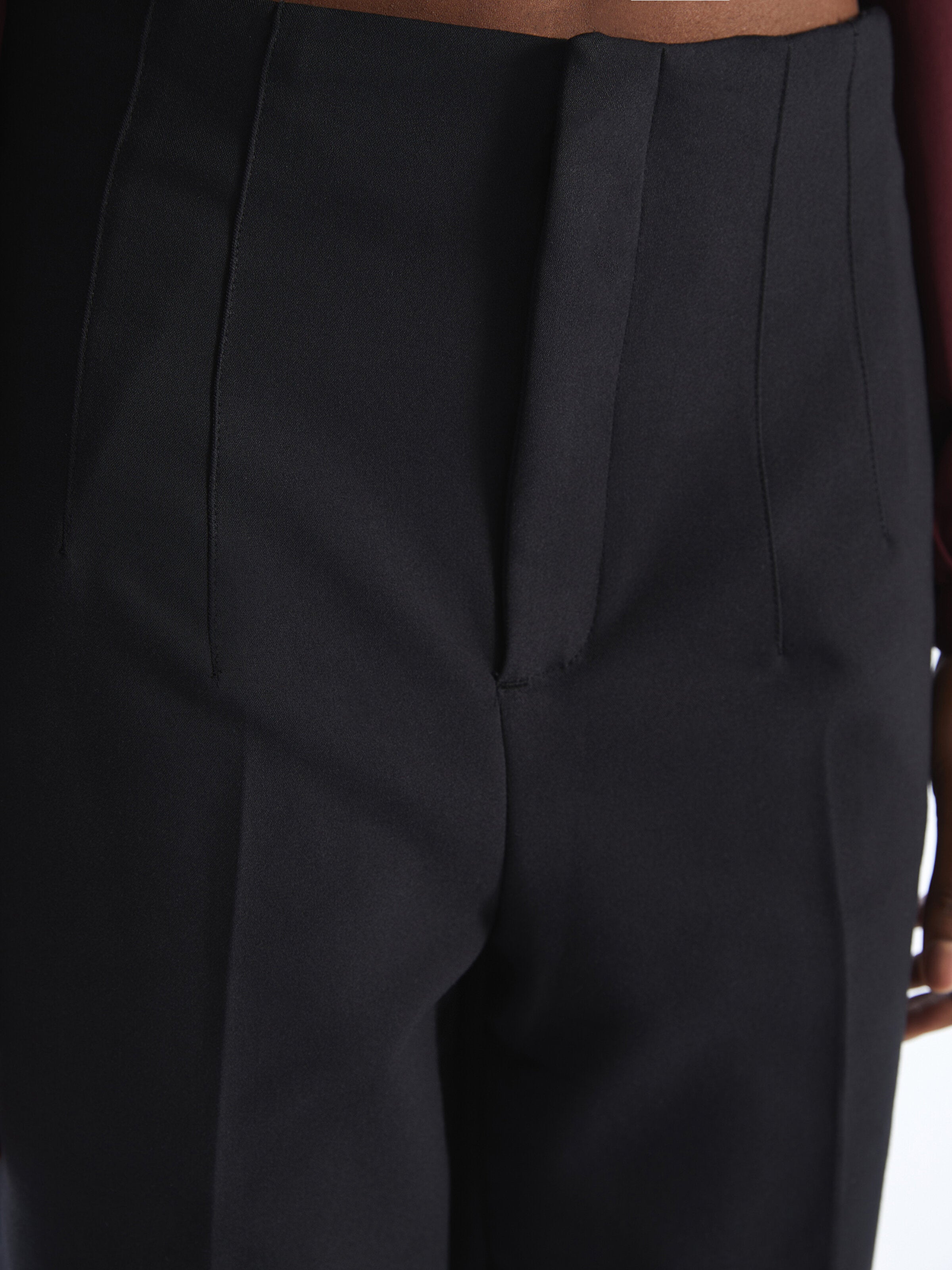 Women Carrot Cut Straight Trousers