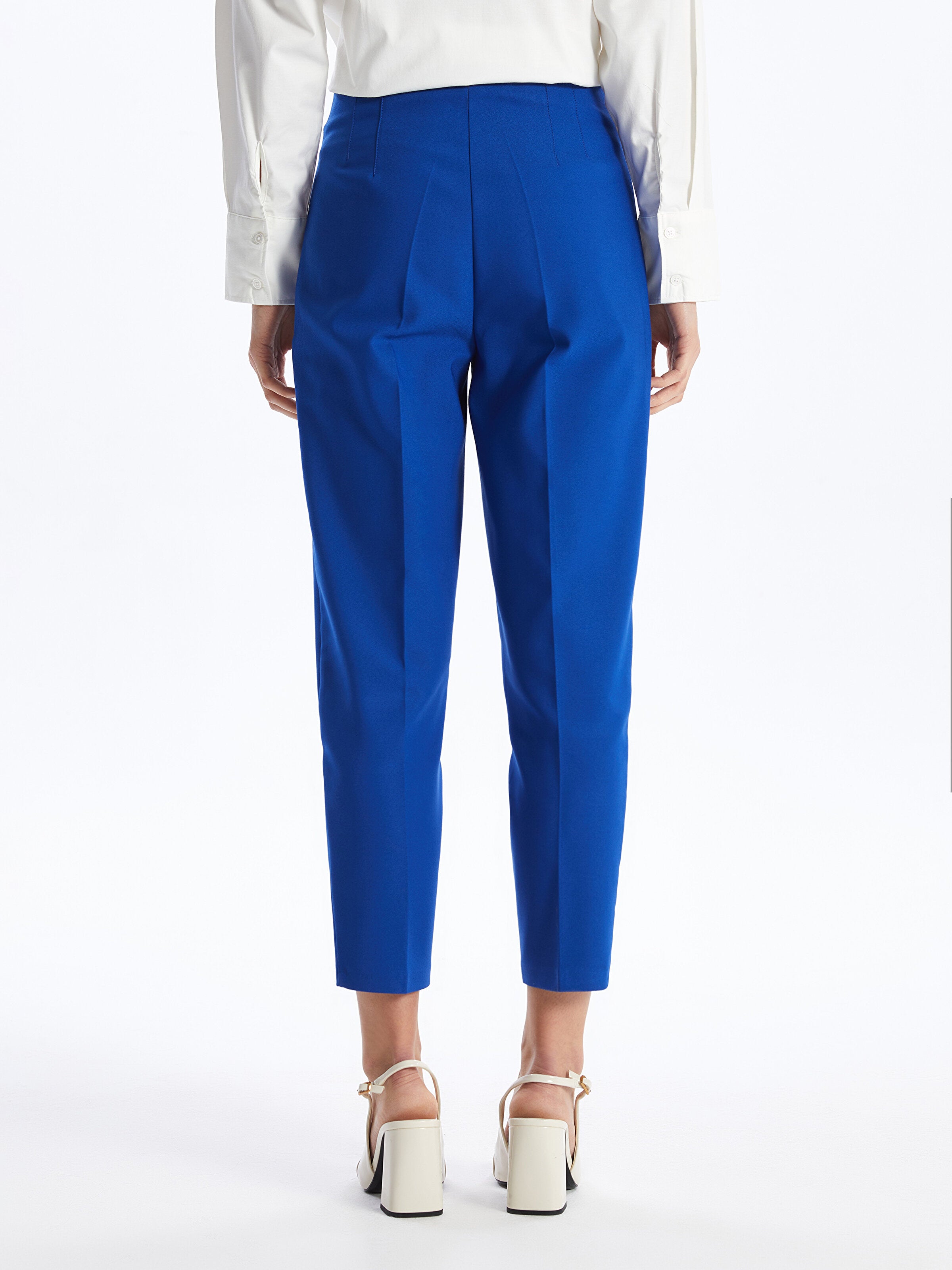 Women Carrot Cut Straight Trousers