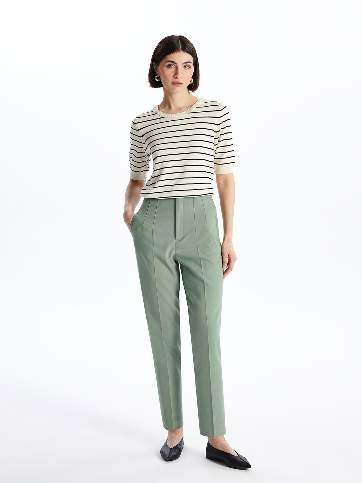 Women Carrot Cut Straight Trousers