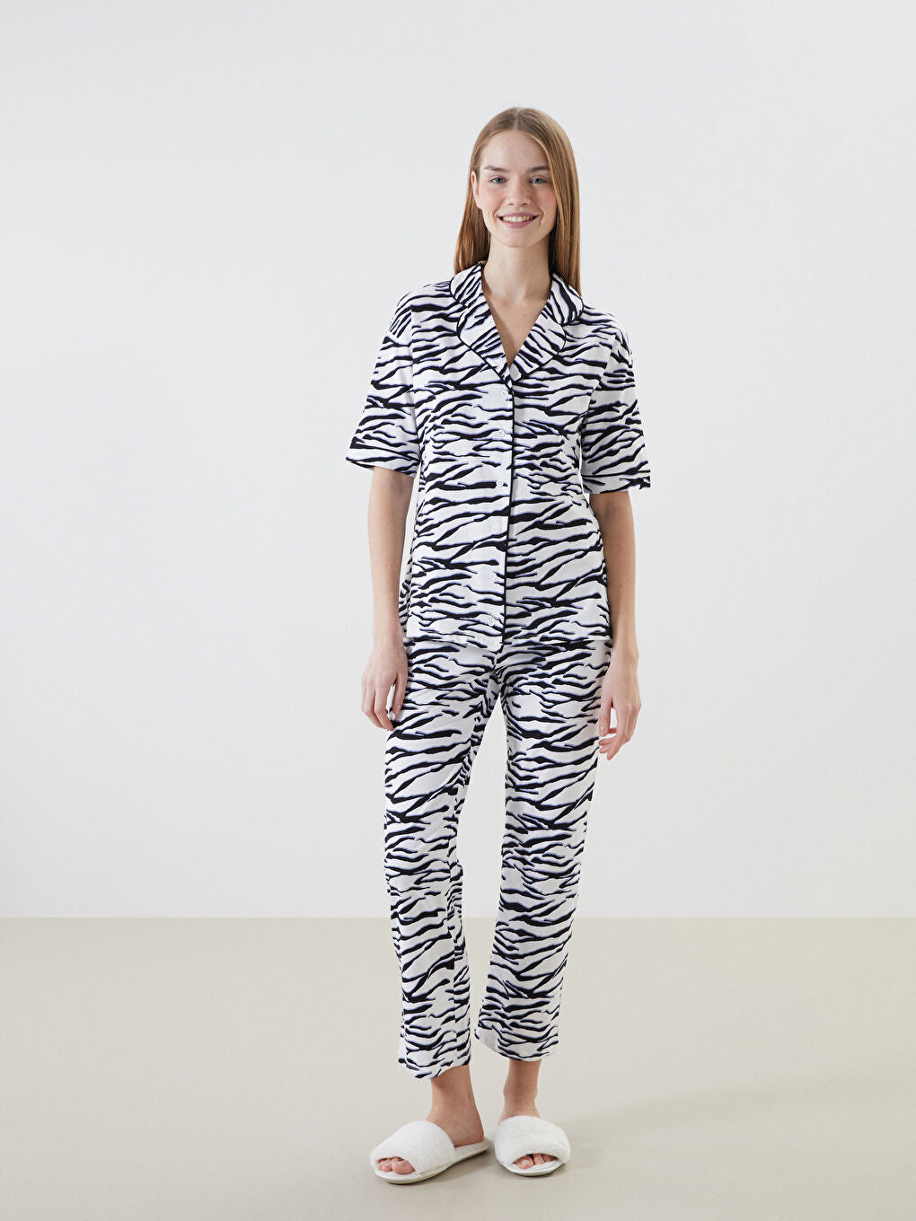 LCW DREAM White Shirt Collar Zebra Patterned Women Pajama Set