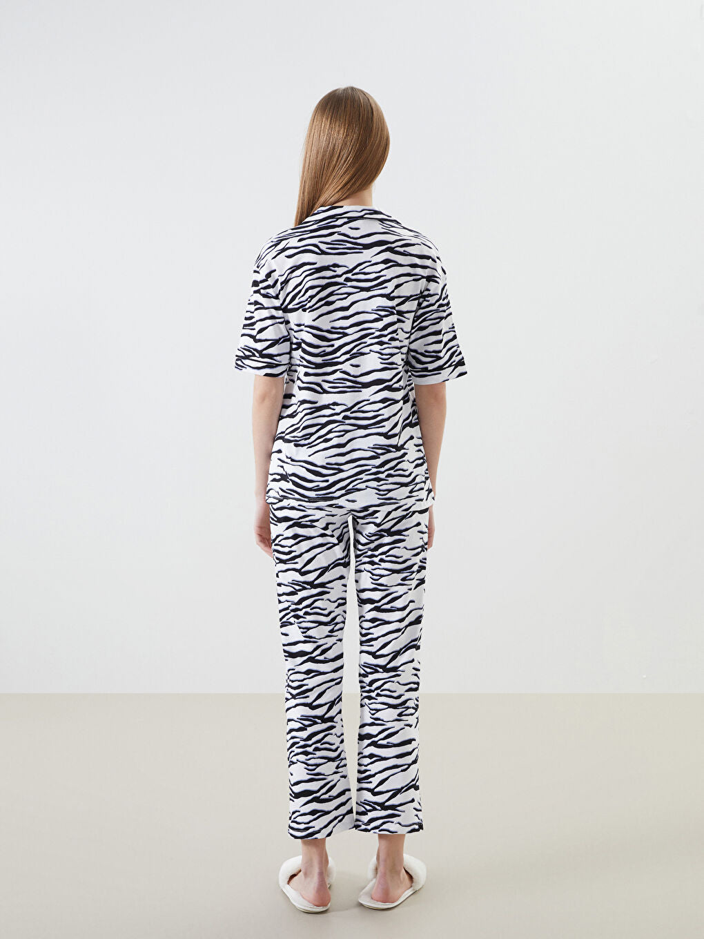 LCW DREAM White Shirt Collar Zebra Patterned Women Pajama Set