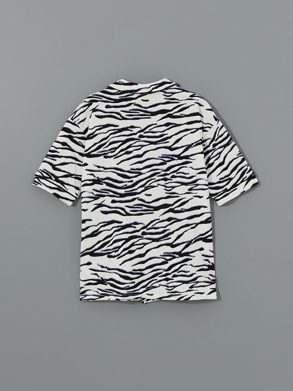 LCW DREAM White Shirt Collar Zebra Patterned Women Pajama Set