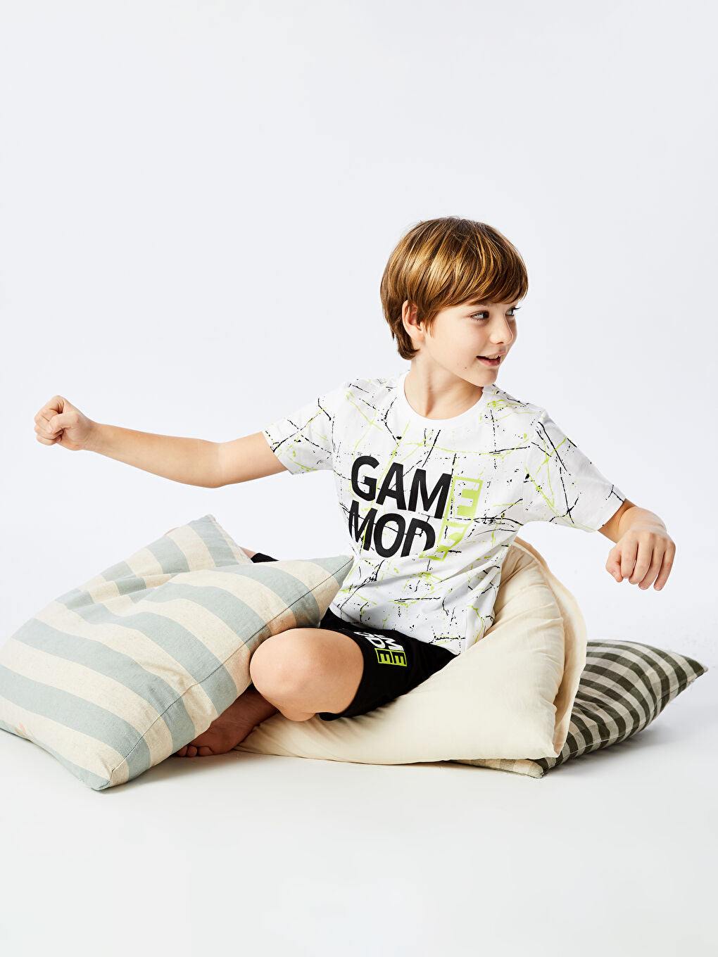 LCW Kids White Crew Neck Boy Shorts Pajama Set