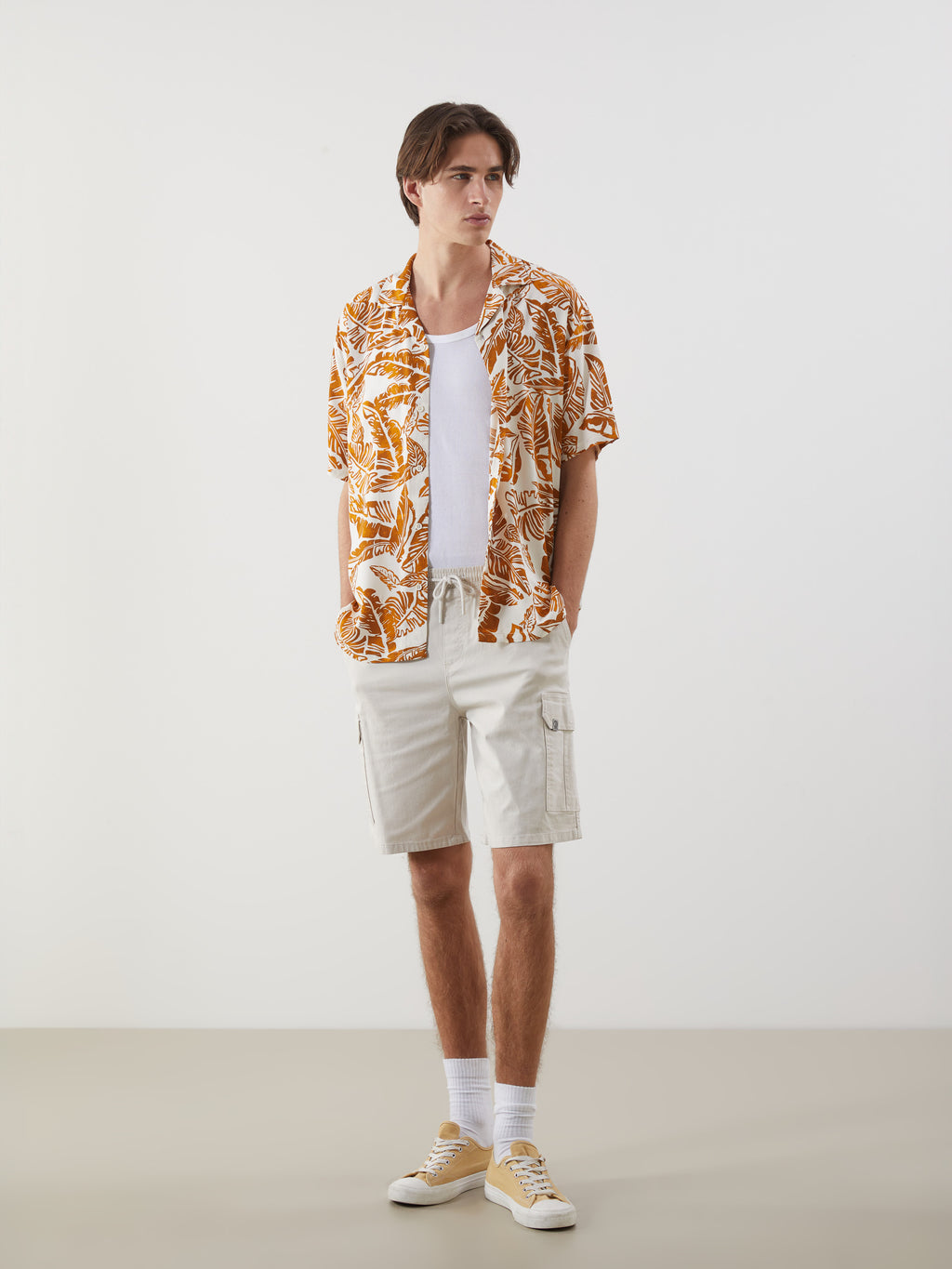 Xside- Standard Fit Gabardine Men Cargo Shorts