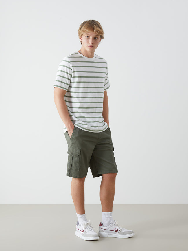 Xside- Standard Fit Gabardine Men Cargo Shorts Hover Image