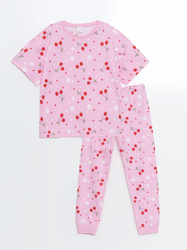 LCW Kids Crew Neck Girls Pajama Set Hover Image