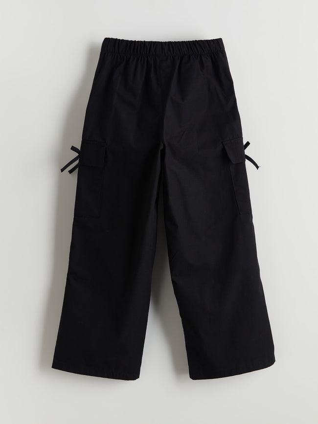 Elastic Waist Bow Detailed Girls Cargo Pants Hover Image