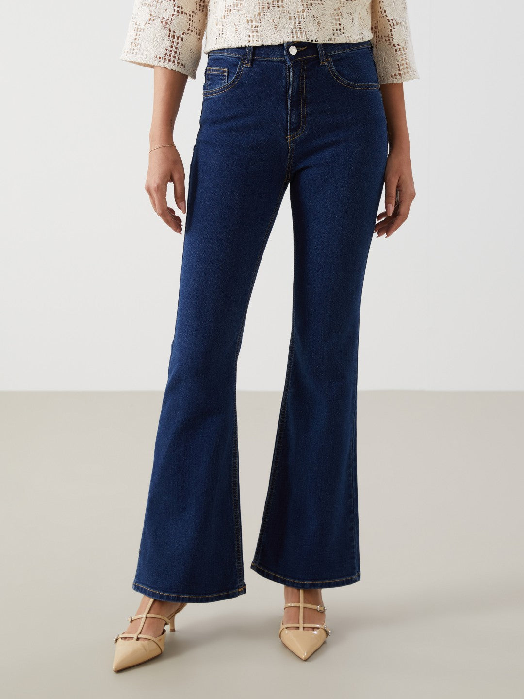 LCW Classic Flare Women Jeans