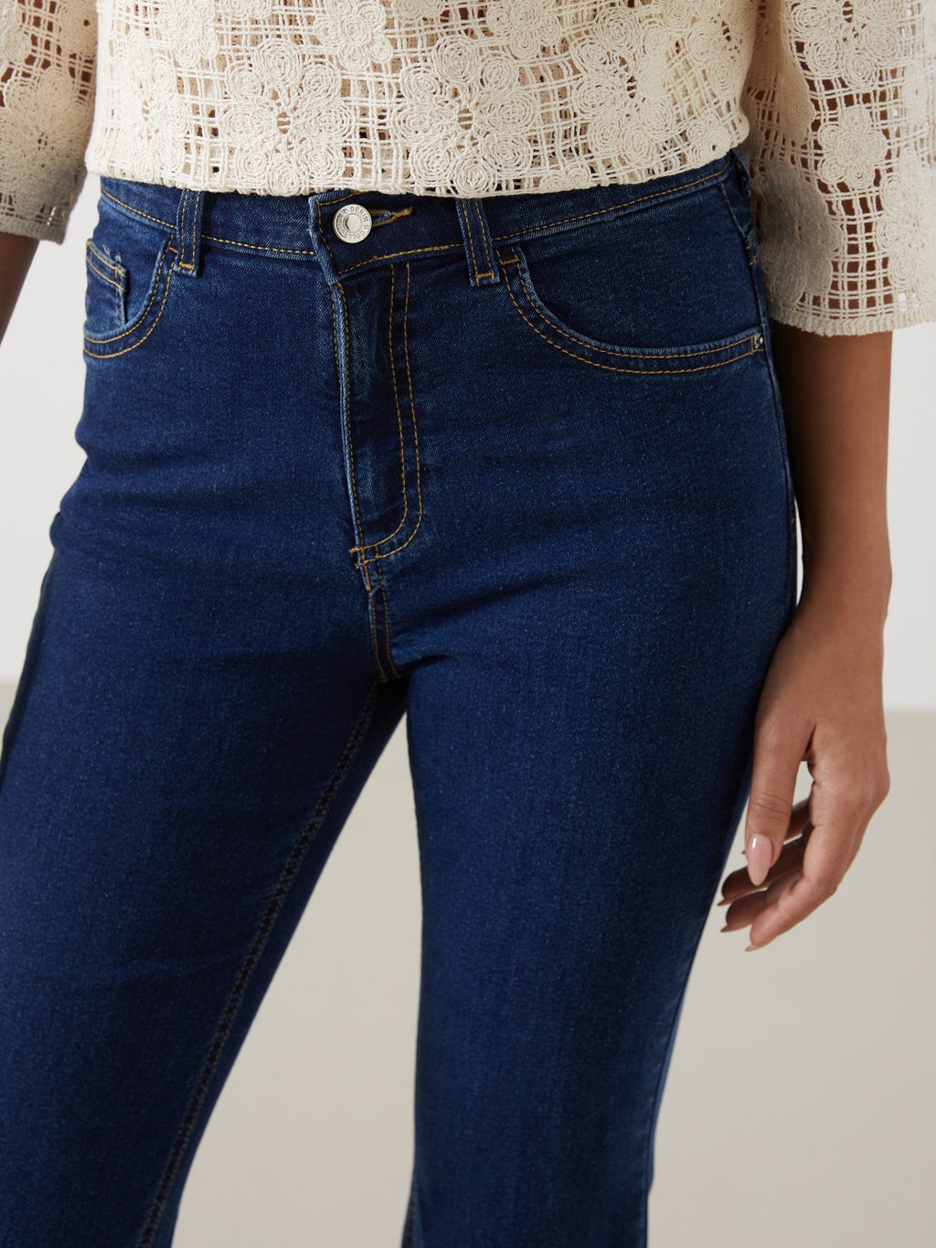 LCW Classic Flare Women Jeans