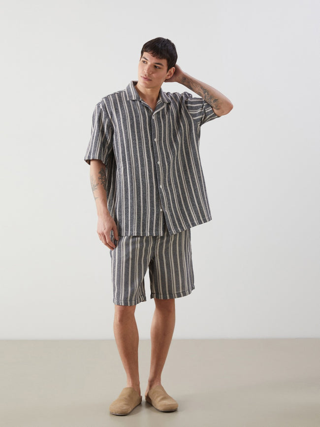 Xside Standard Cut Striped Men Shorts Main Image