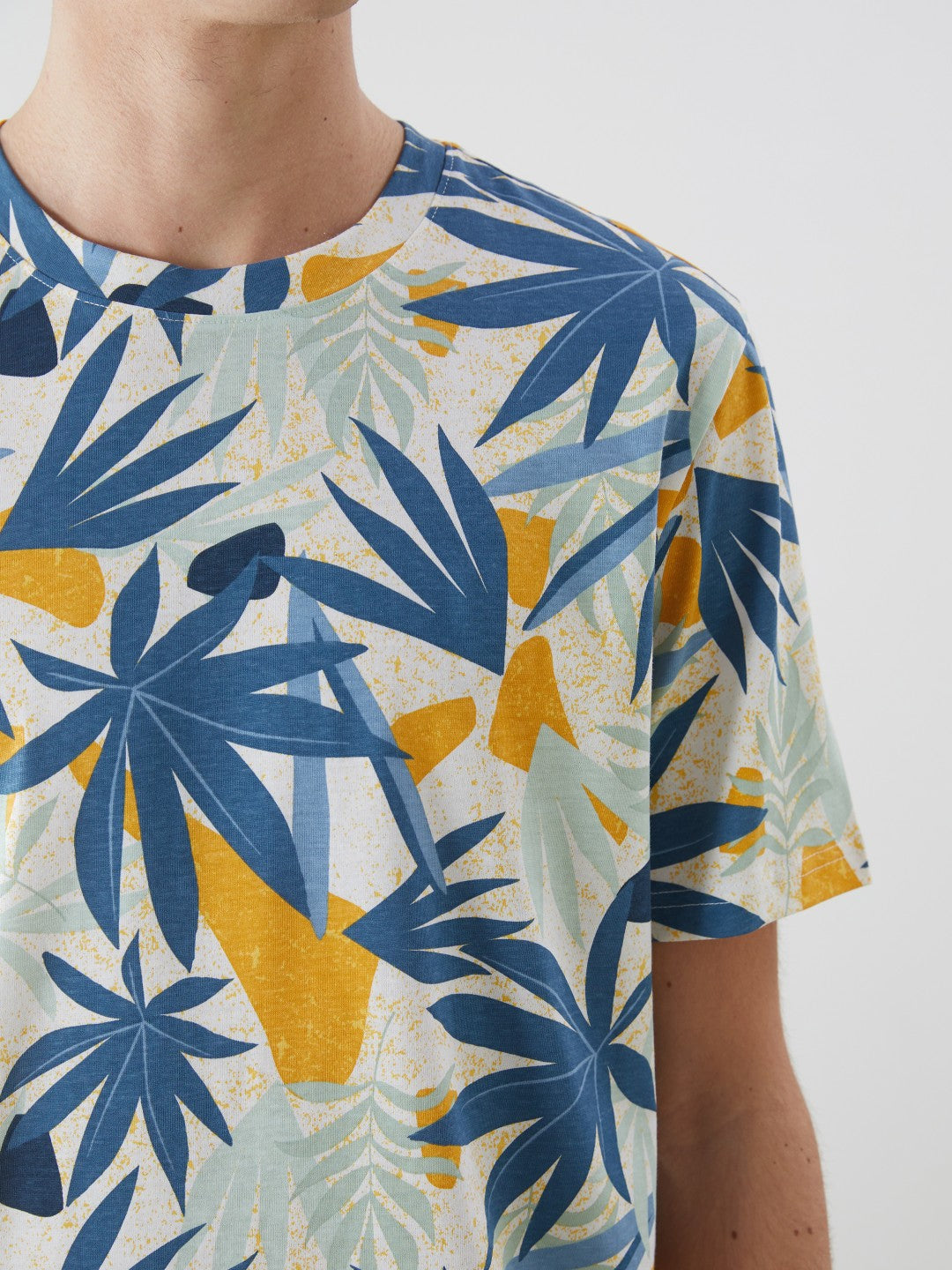 Xside Crew Neck Printed Combed Cotton Men T-Shirt