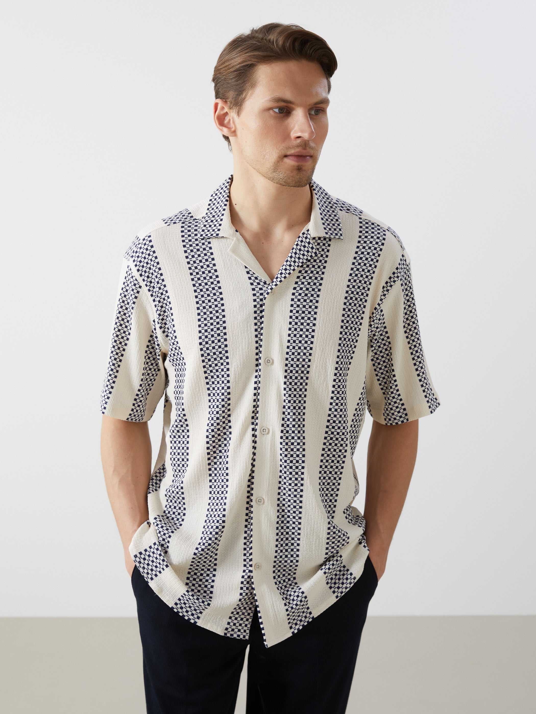 Regular Fit Short Sleeve Patterned Men Shirt