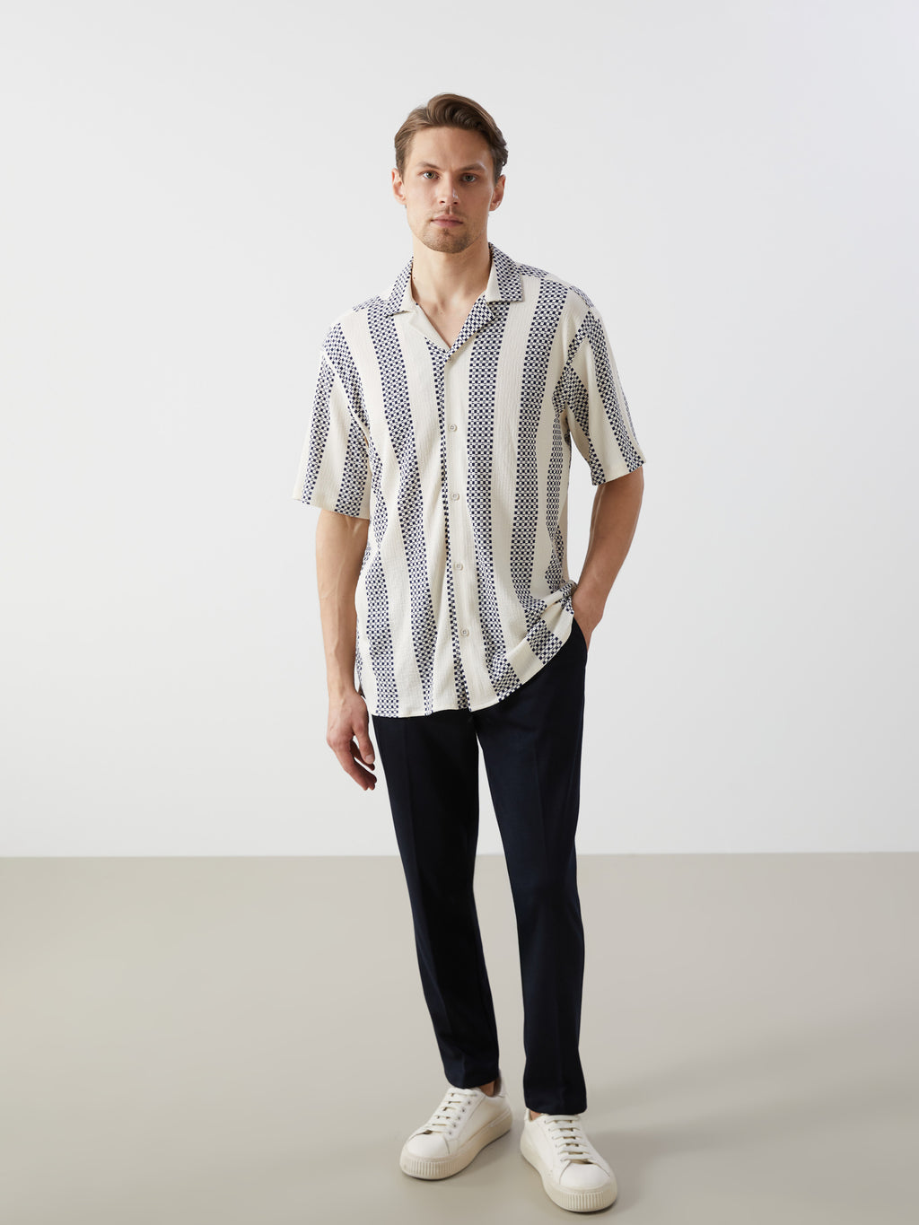 Regular Fit Short Sleeve Patterned Men Shirt