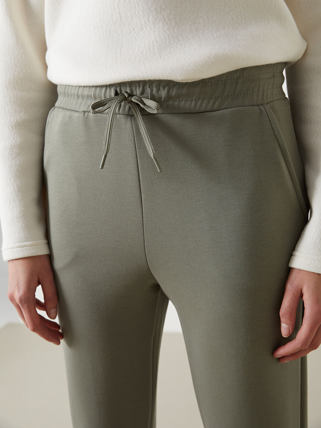 LCW Modest Green Elastic Waist Women Tracksuit Bottoms