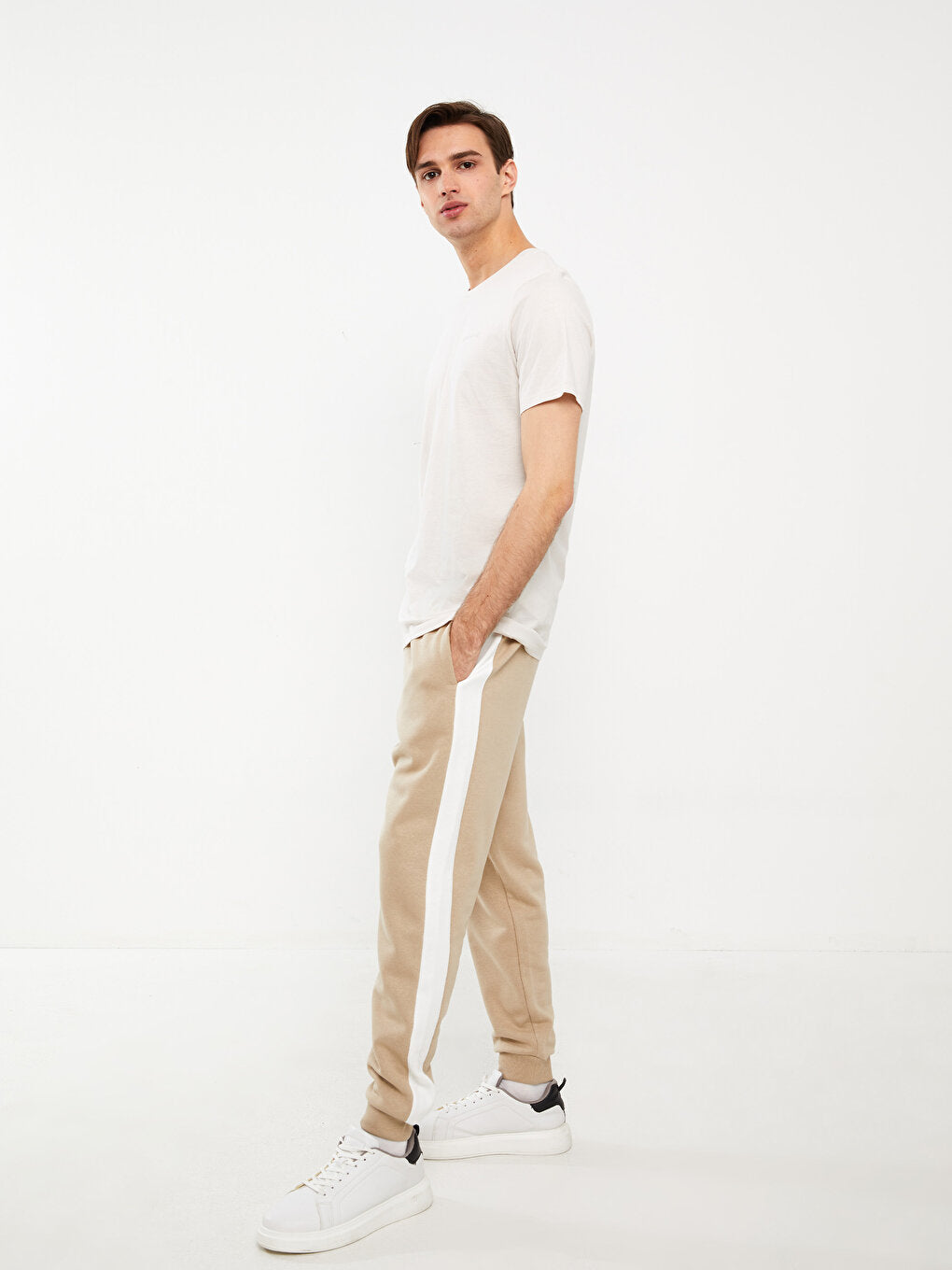 Standard Fit Men Jogger Sweatpants