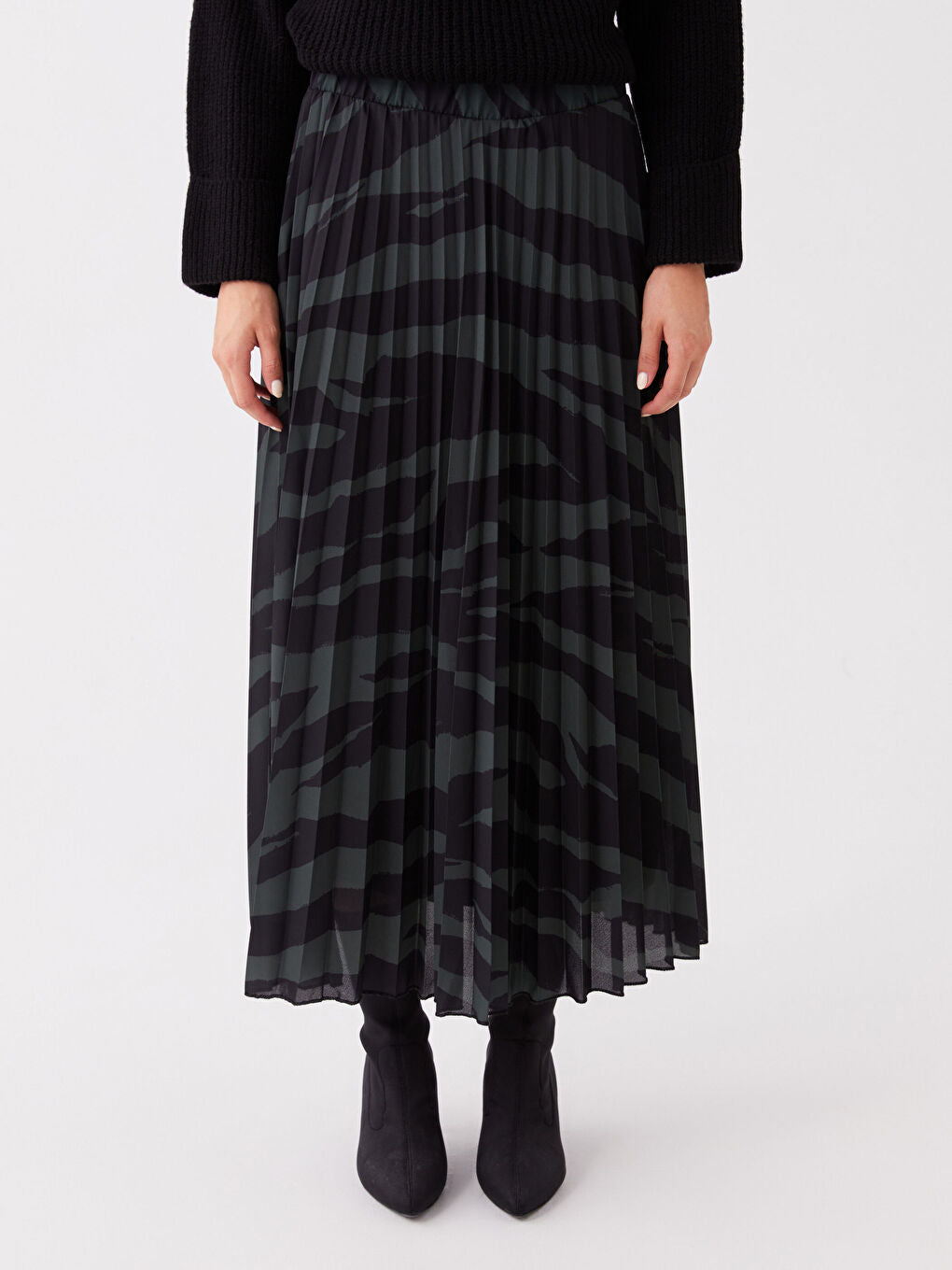 Patterned Pleated Women Skirt With Elastic Waist