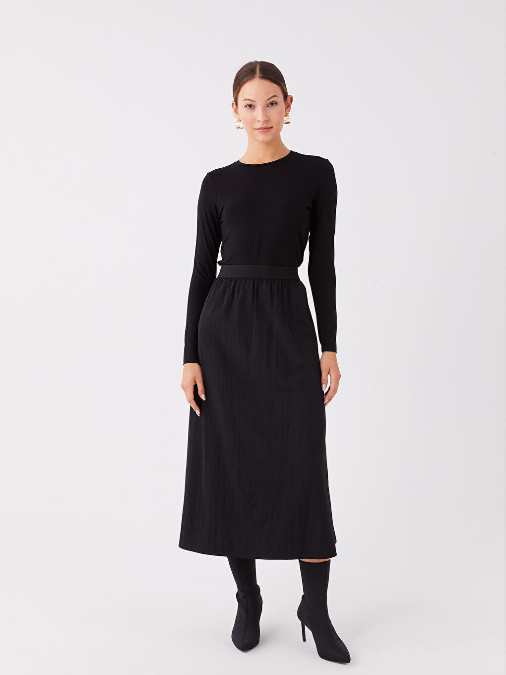 Comfortable Fit Women Skirt With Elastic Waist