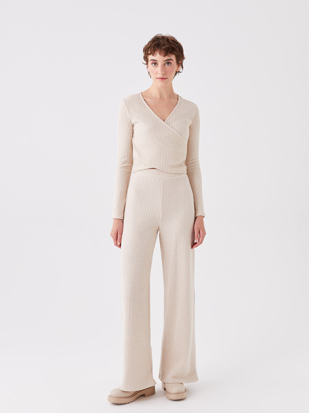 Self-patterned Women Trousers with Elastic Waist