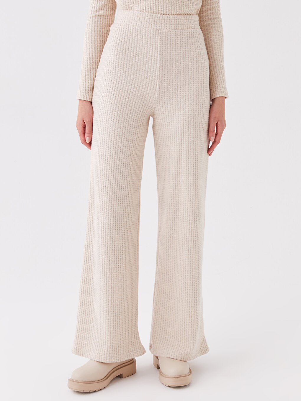 Self-patterned Women Trousers with Elastic Waist
