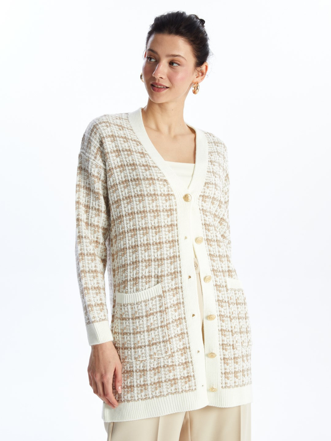 LCWAIKIKI Basic

Light Brown V Neck Plaid Long Sleeve Women's Knitwear Cardigan