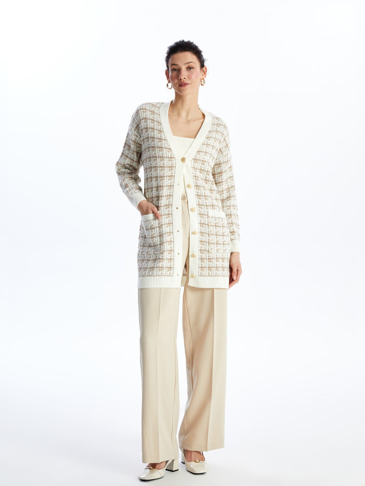 LCWAIKIKI Basic

Light Brown V Neck Plaid Long Sleeve Women's Knitwear Cardigan