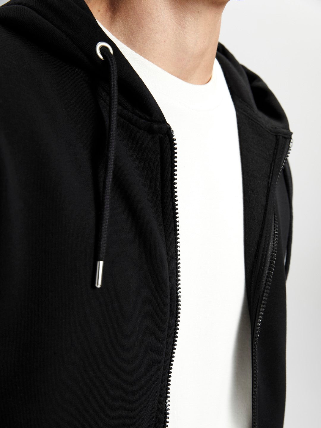 LCWAIKIKI Classic

New Black Hooded Long Sleeve Men's Zipper Sweatshirt