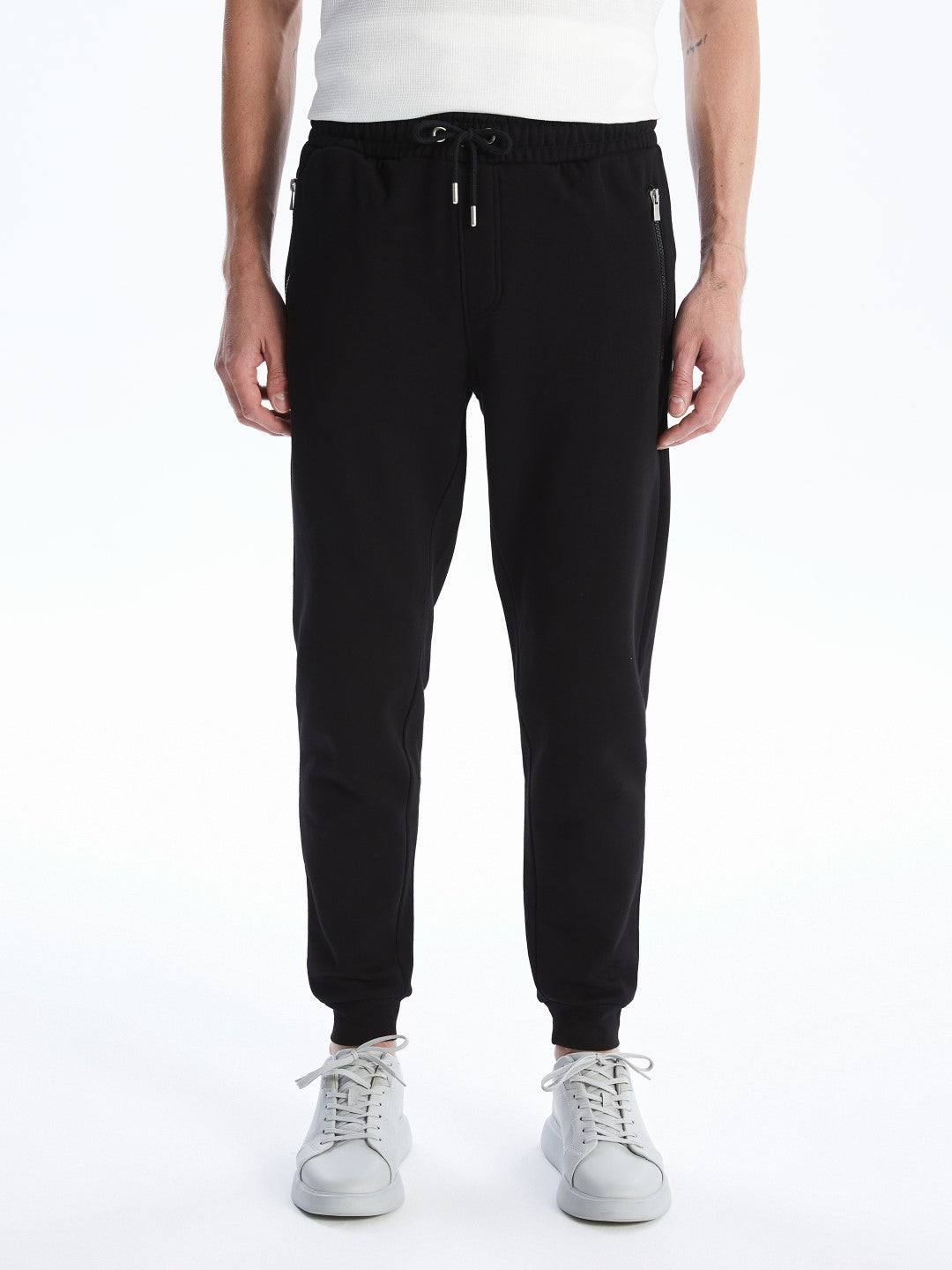 LCWAIKIKI Classic

New Black Standard Fit Men's Jogger Sweatpants