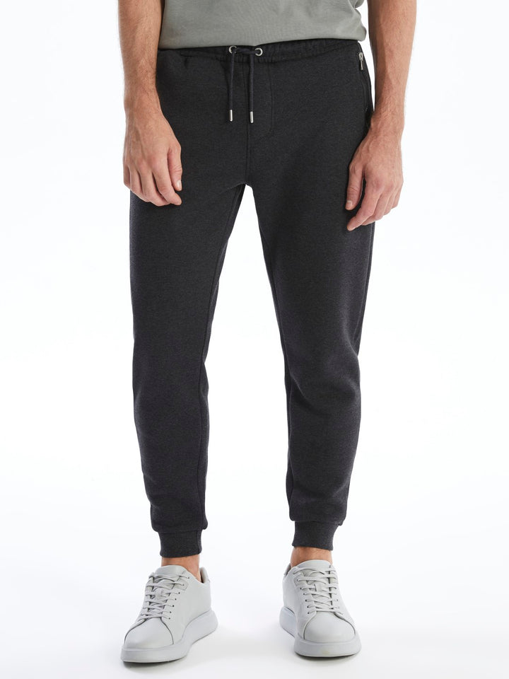 LCWAIKIKI Classic

New Black Standard Fit Men's Jogger Sweatpants