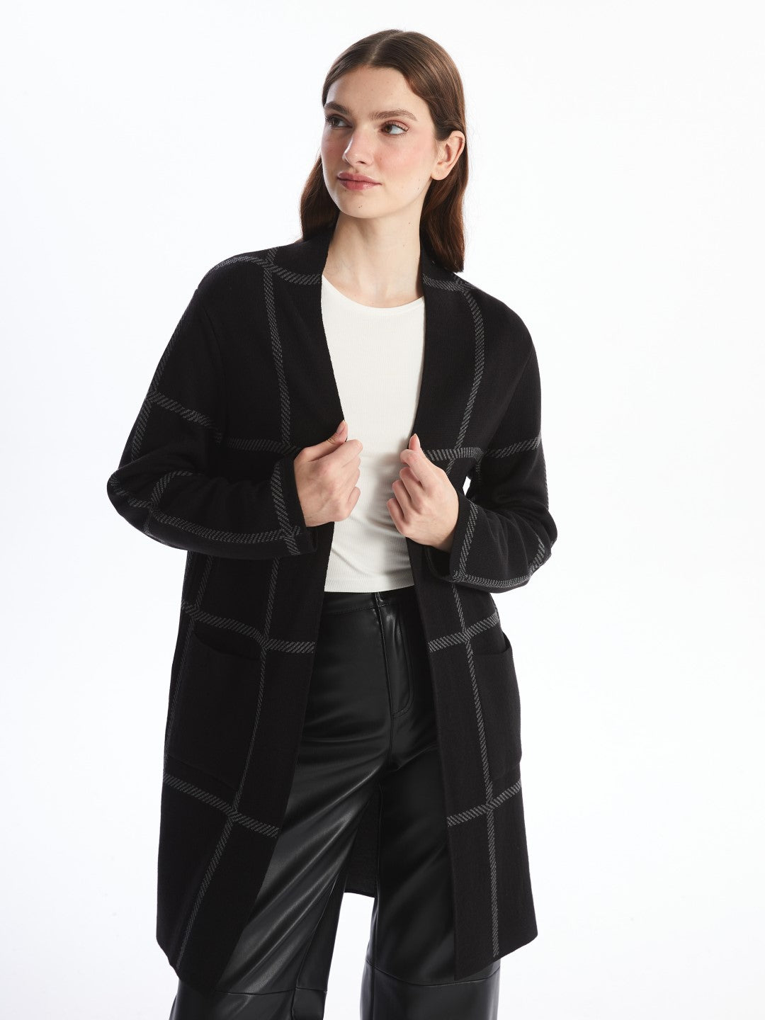 LCWAIKIKI Classic

New Black Shawl Collar Plaid Long Sleeve Women's Knitwear Cardigan