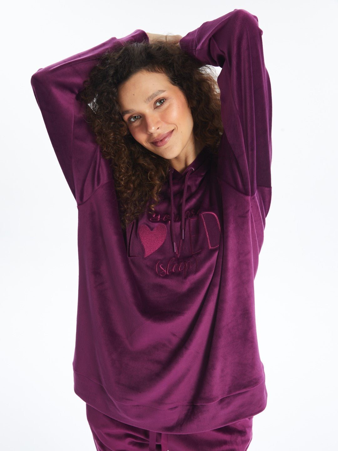 LCW DREAM

Matte Purple Hooded Velvet Women's Pajama Top