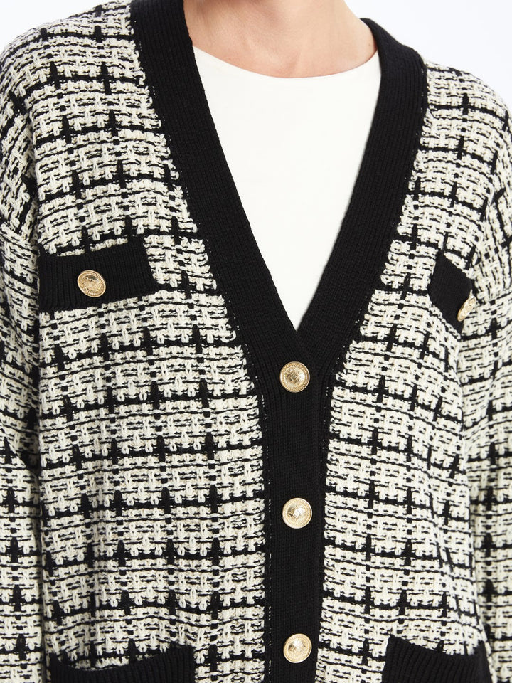 LCWAIKIKI Classic

Black Jacquard V Neck Plaid Women's Knitwear Cardigan