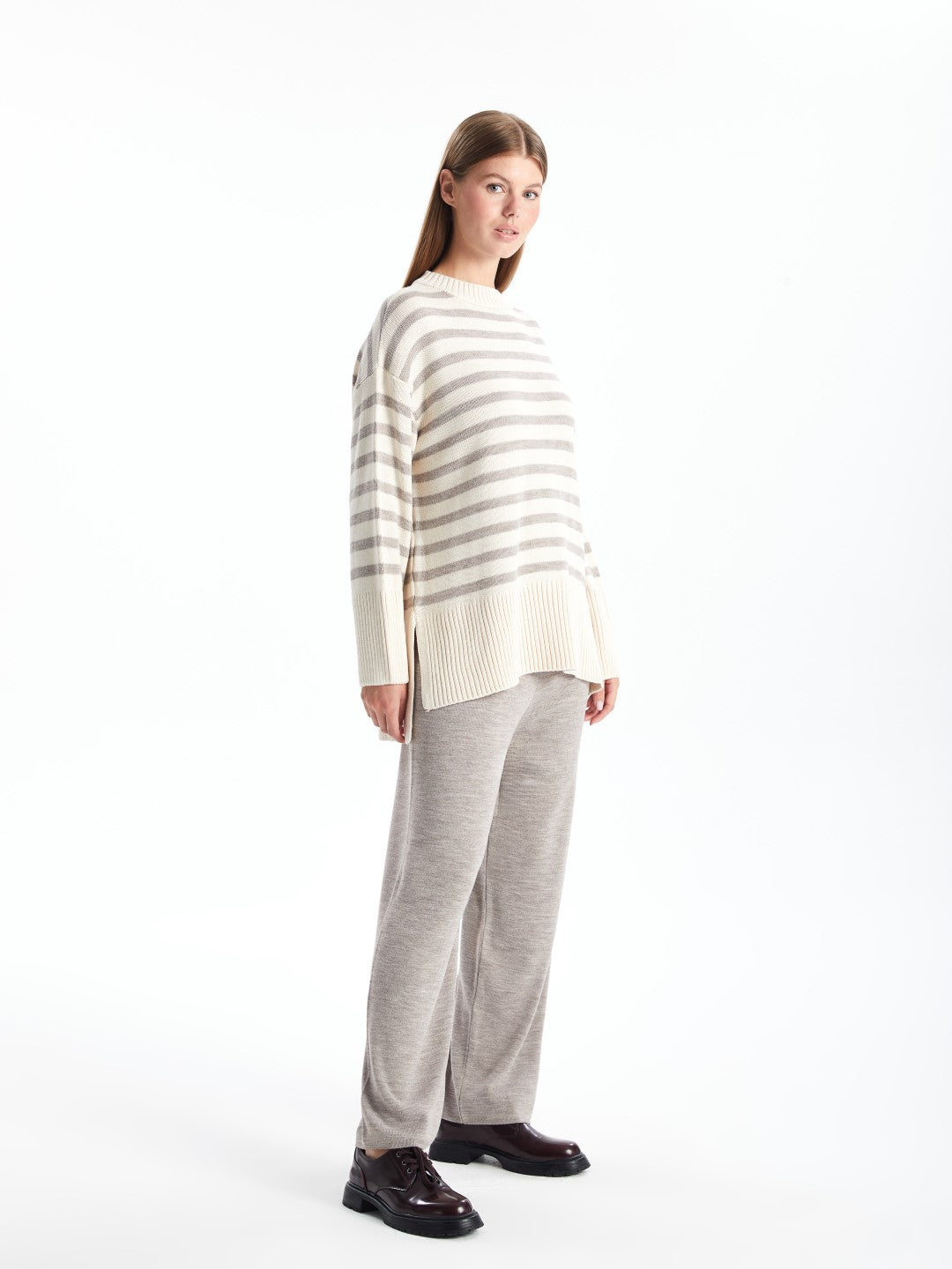 LCWAIKIKI Classic

Ecru Striped Crew Neck Striped Oversize Women's Knitwear Sweater