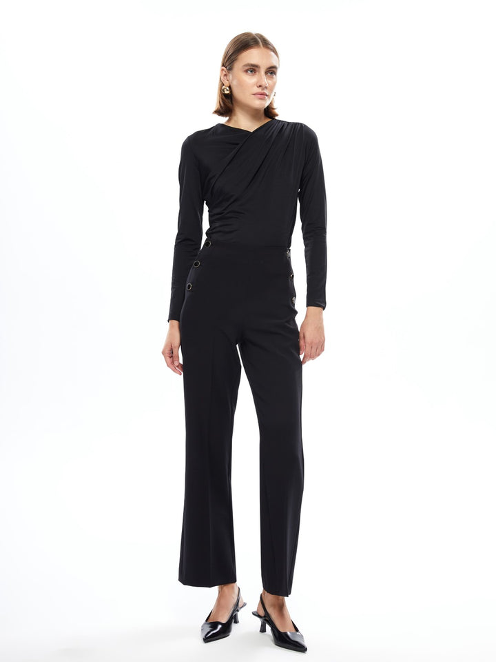 LCWAIKIKI Classic

New Black Standard Fit Women's Trousers