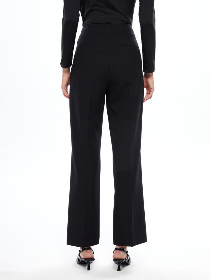 LCWAIKIKI Classic

New Black Standard Fit Women's Trousers