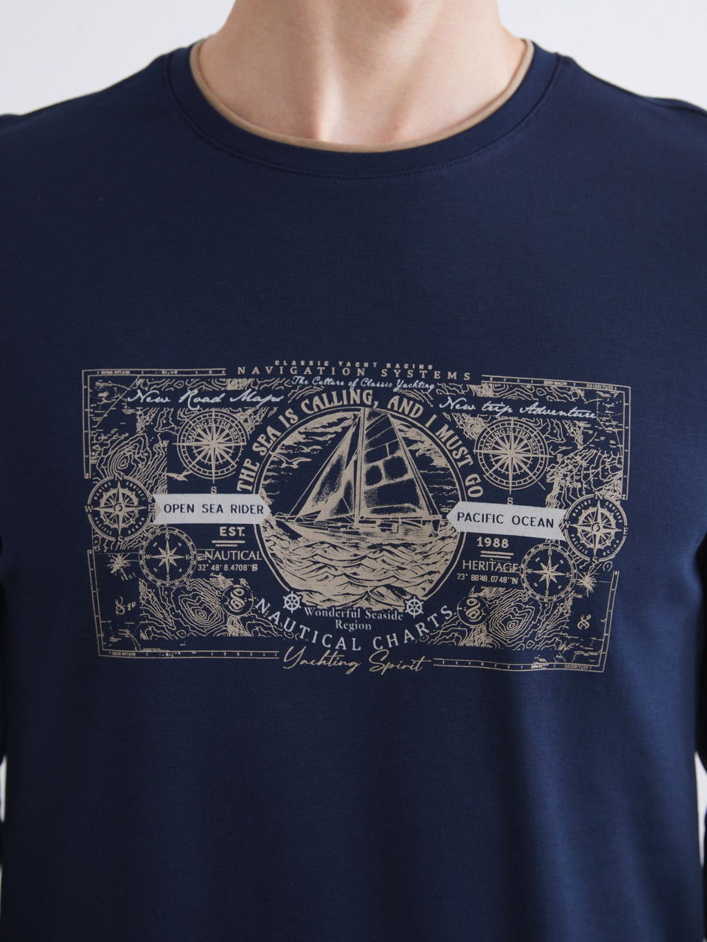 LCW Classic Navy Blue Crew Neck Long Sleeve Printed Men Sweatshirt