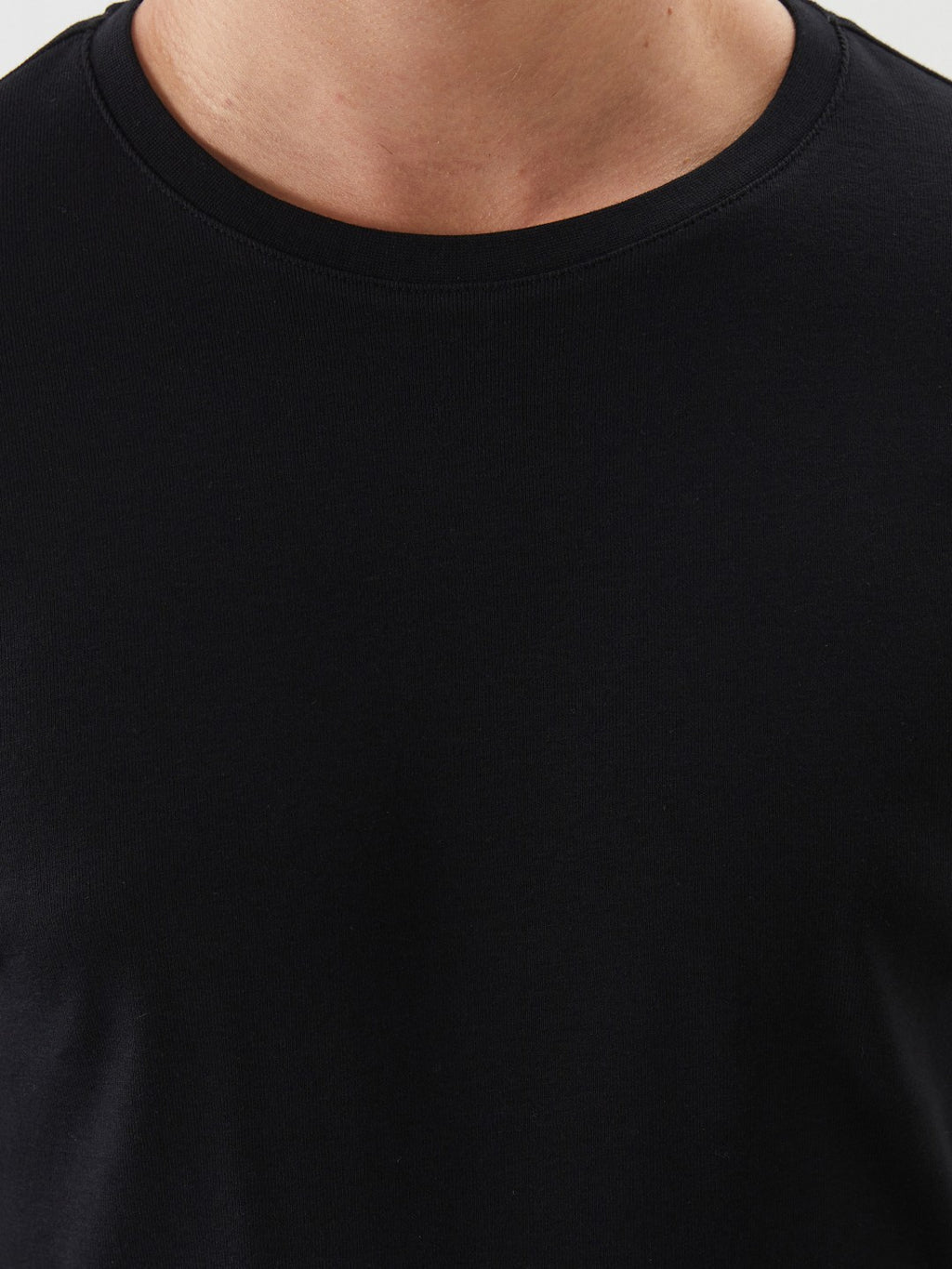 LCW Classic Black Crew Neck Basic Long Sleeve Men T-Shirt