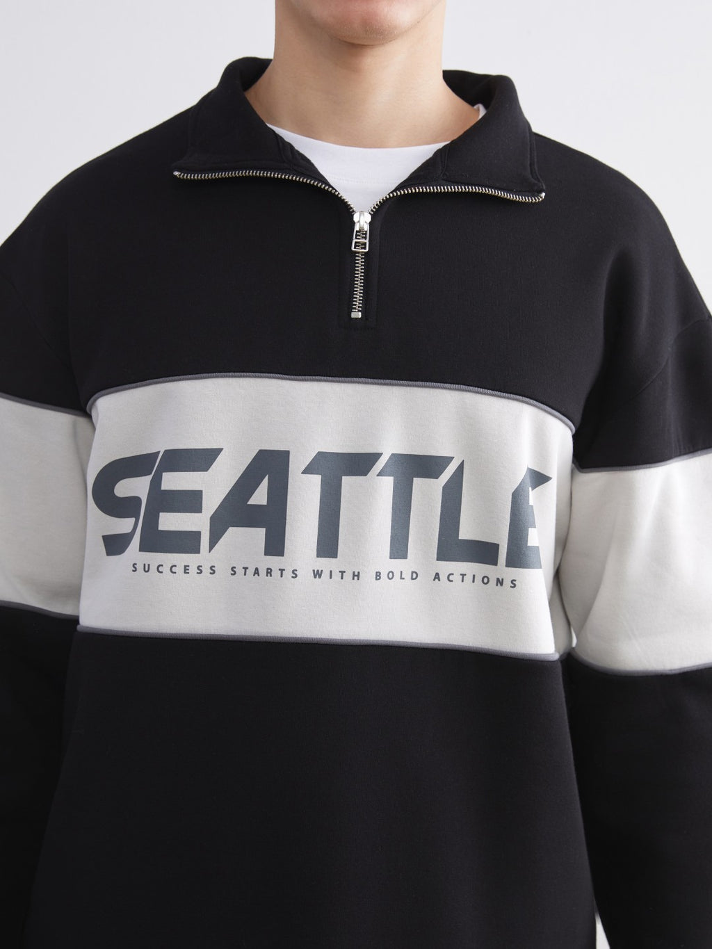 Xside Funnel Neck Color Block Men Sweatshirt