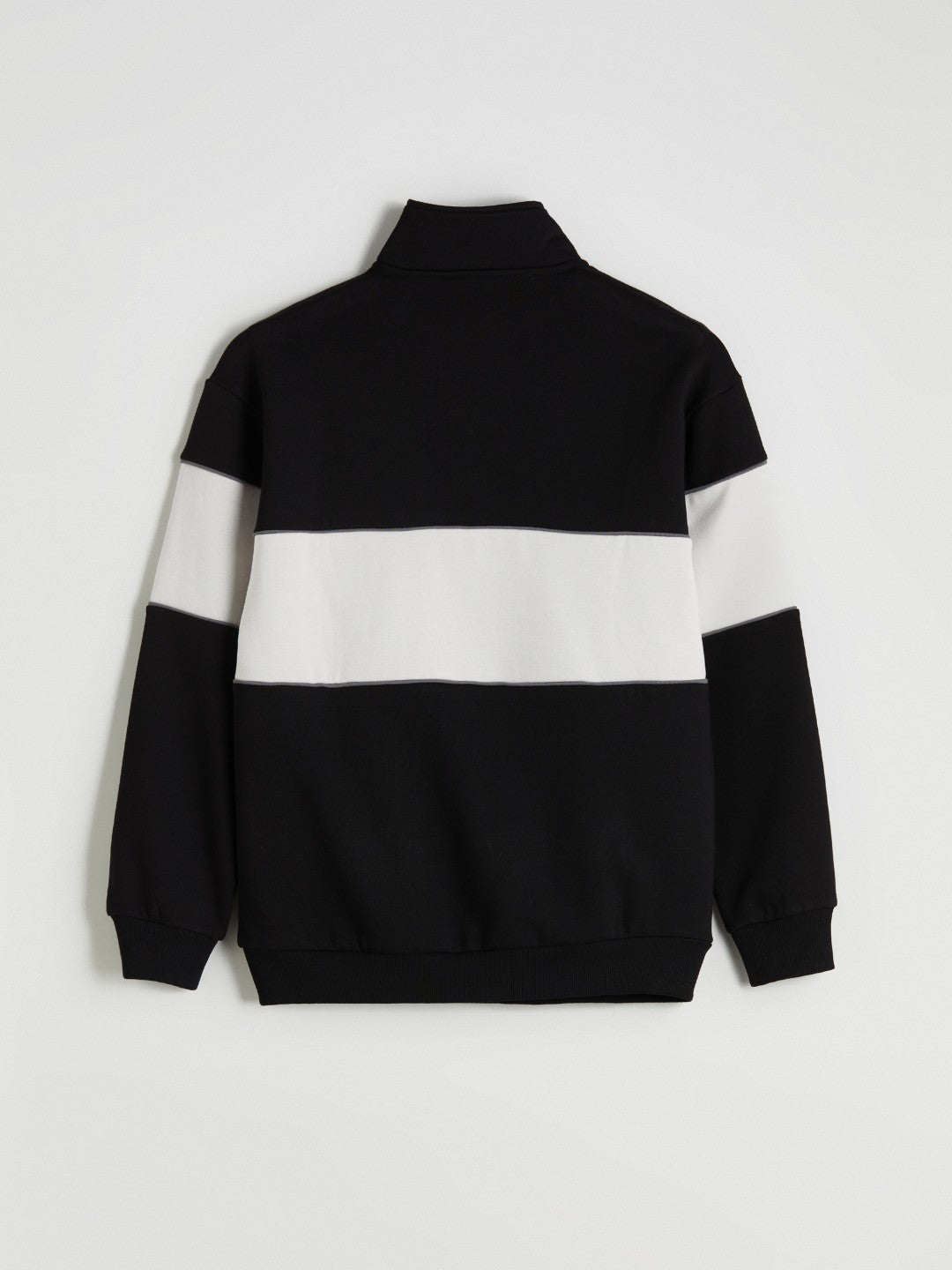 Xside Funnel Neck Color Block Men Sweatshirt