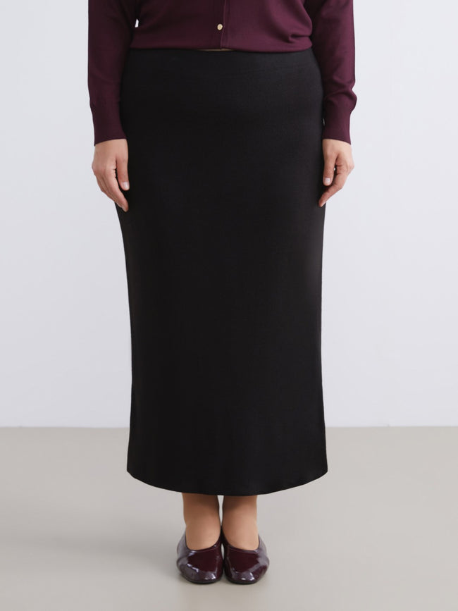 LCW Modest Black Elastic Waist Slit Knit Skirt Main Image