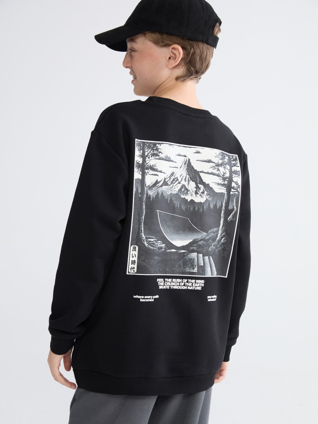 LCW Kids Crew Neck Printed Boys Thick Sweatshirt