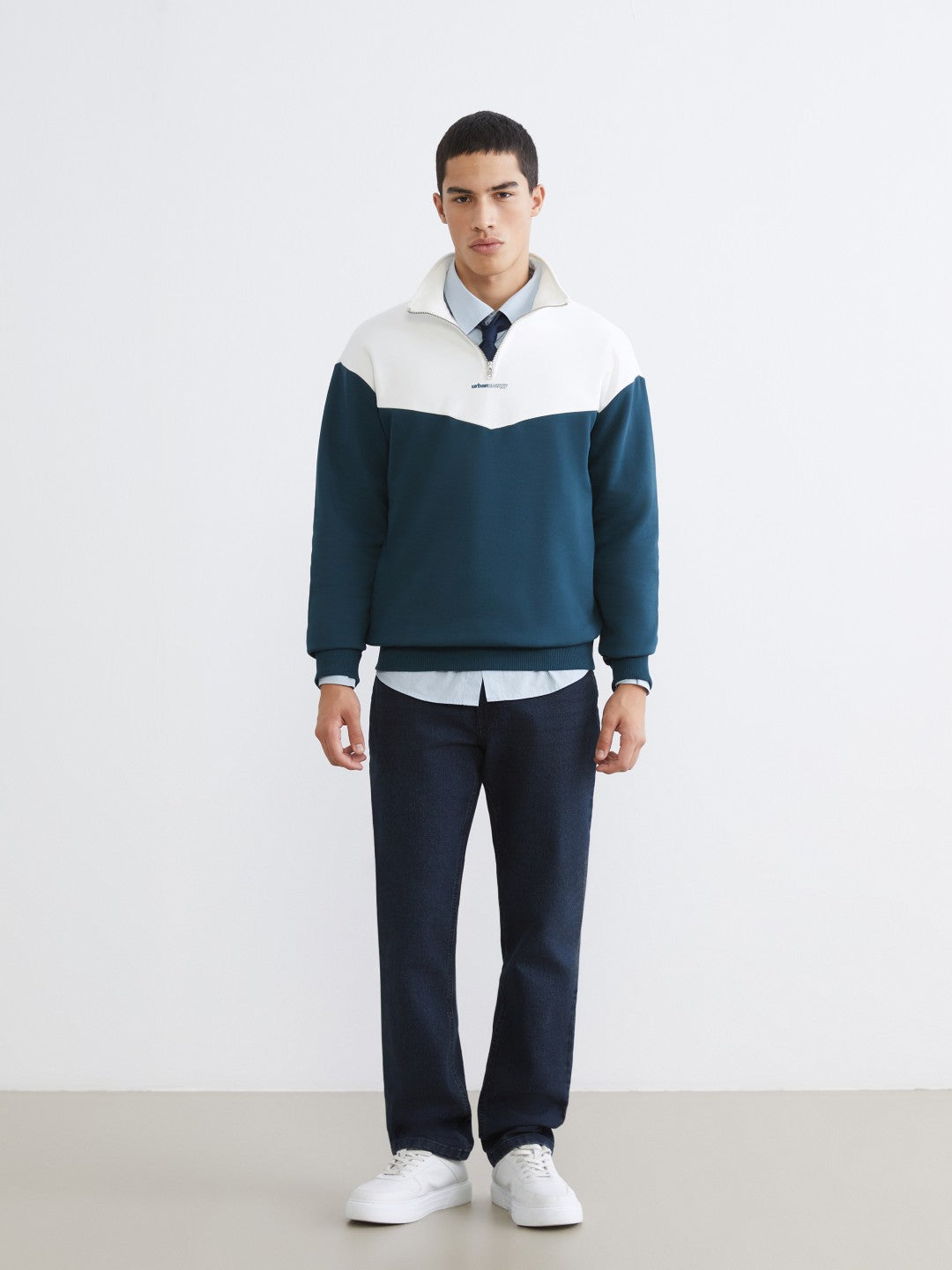 Xside Funnel Neck Color Block Men Thick Sweatshirt