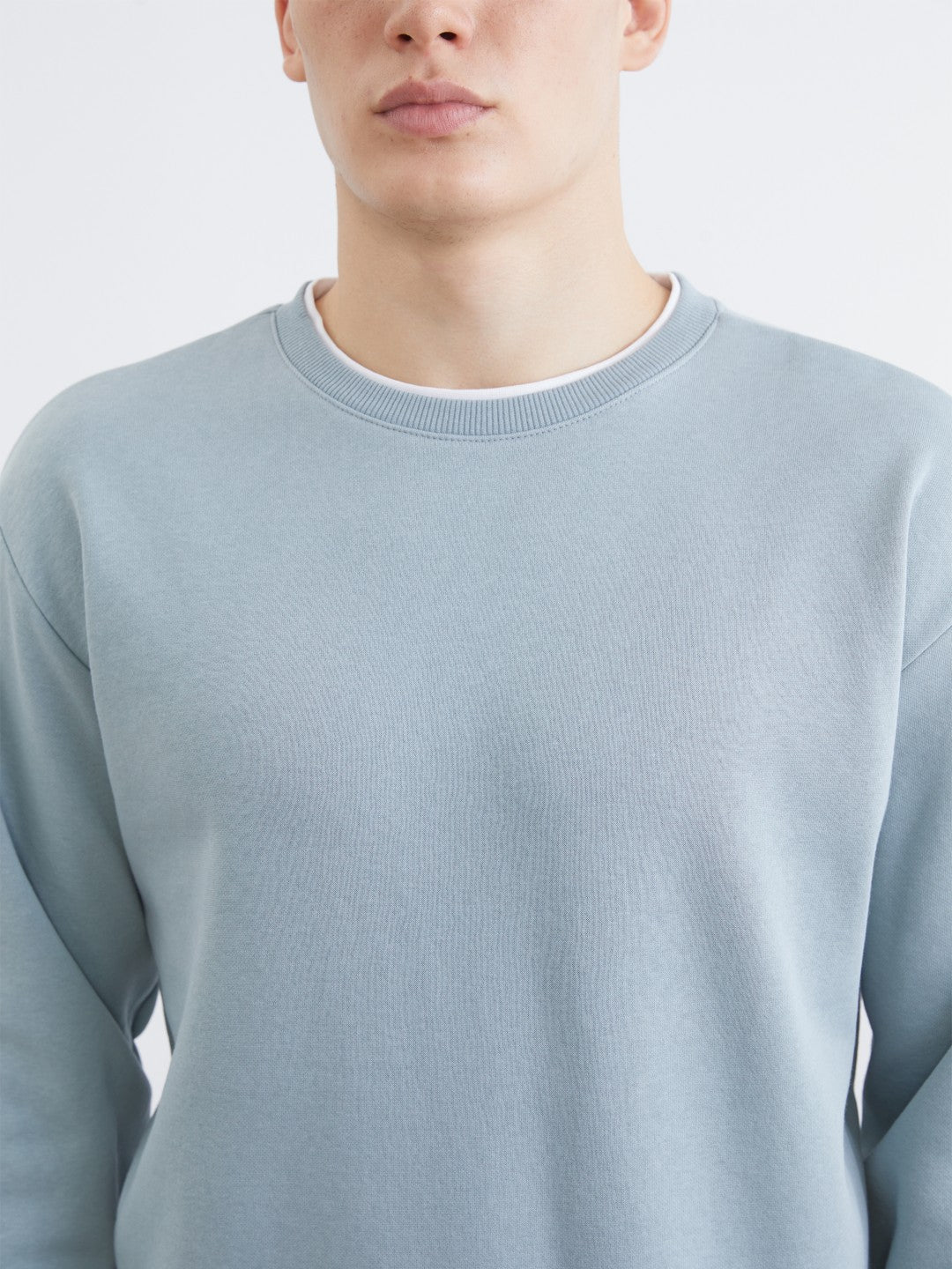 Xside Crew Neck Embroidered Men Thick Sweatshirt
