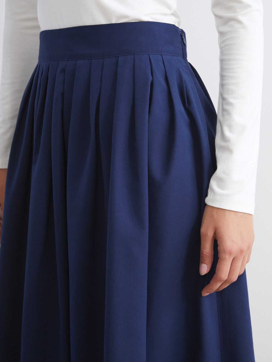 LCW Modest Navy Blue Waist Zippered Pleated Flared Skirt