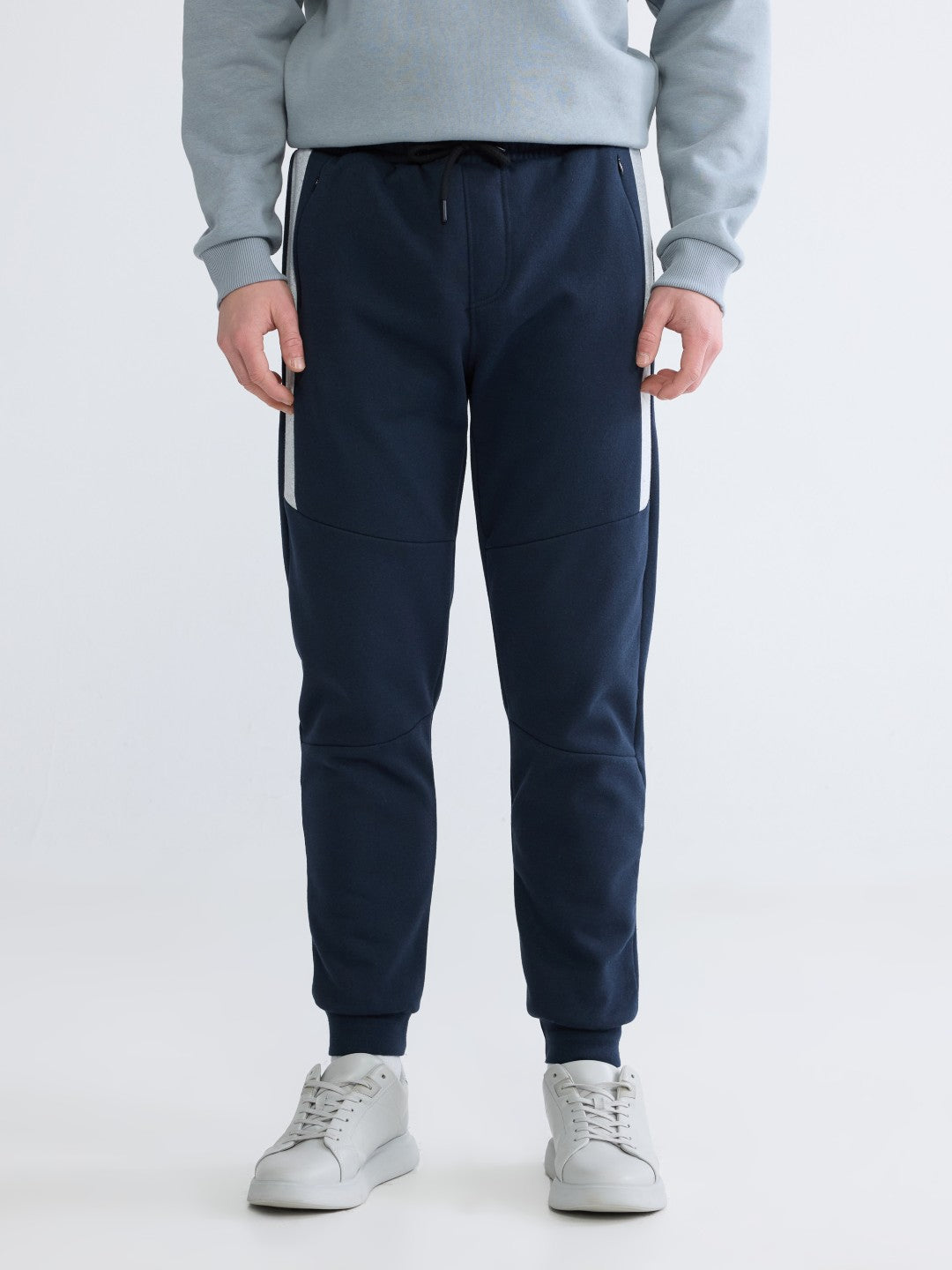 Xside Men Standard-Fit Joggers