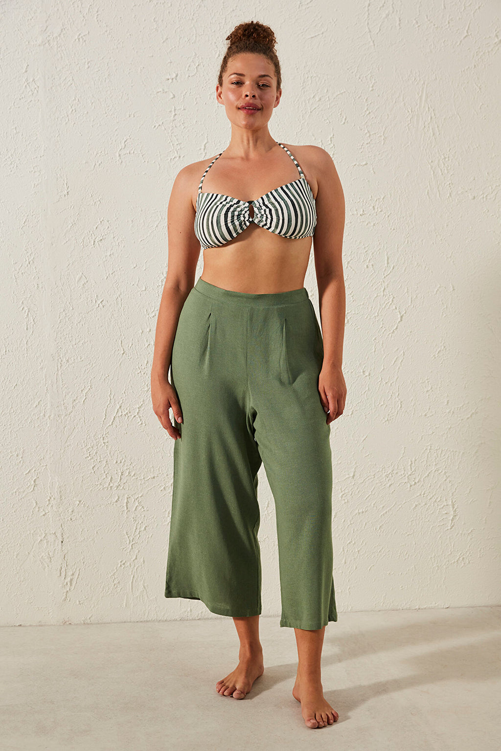 بانتس لينا بلون أخضر